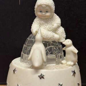 Department 56 Snowbabies Winter Wonderland Holiday Decor with Igloo and Penguins